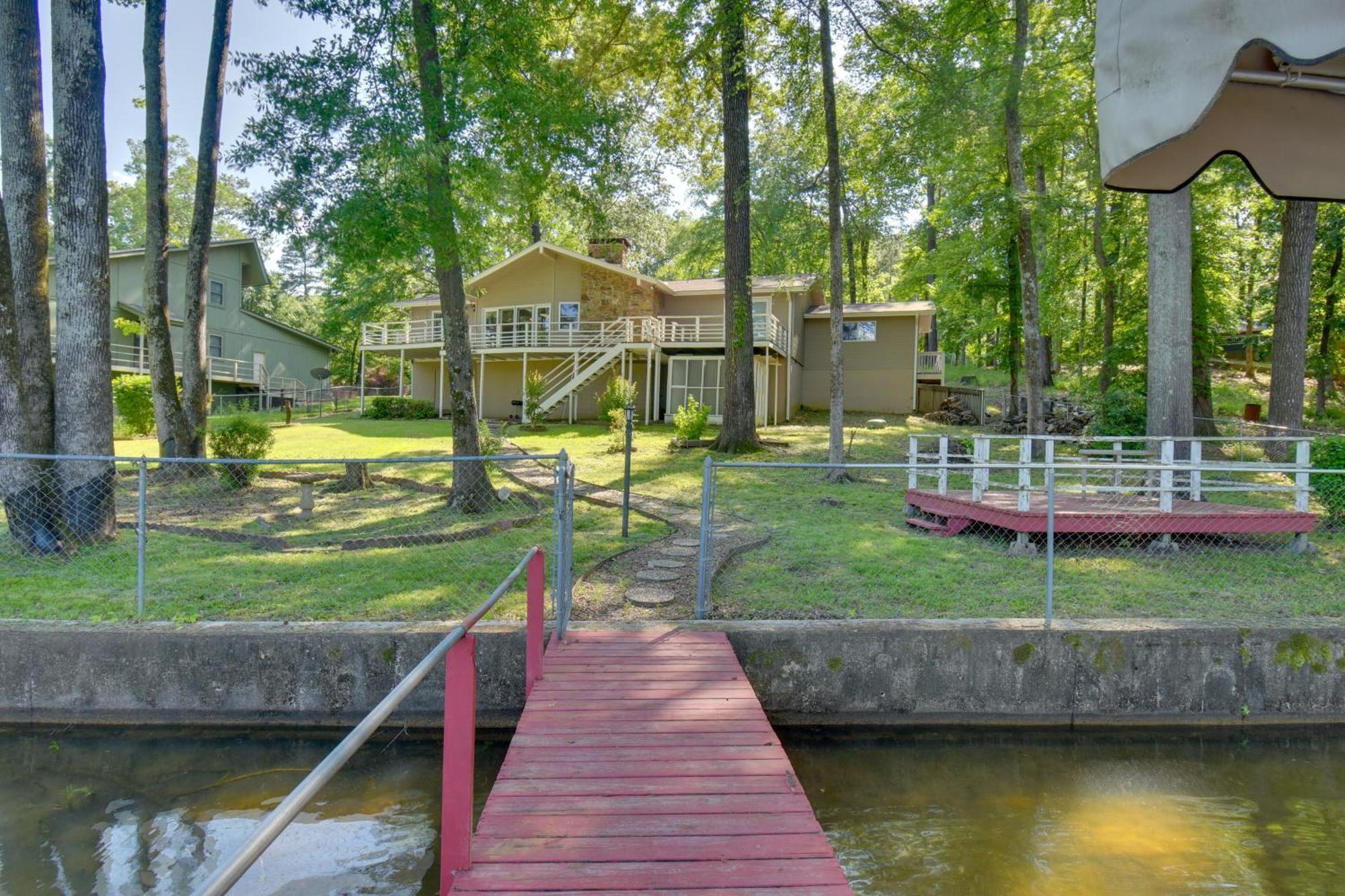Lakefront Retreat With Deck, Dock And Resort Amenities Hot Springs Zewnętrze zdjęcie